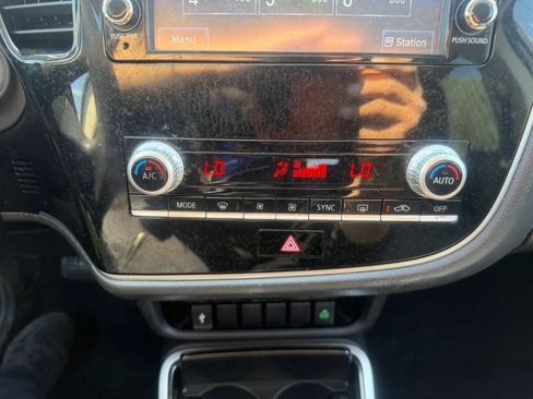 Used 2020 Mitsubishi Outlander ES AWD/4WD image 19