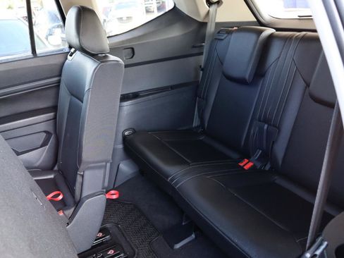 Used 2018 Volkswagen Atlas SEL FWD image 18