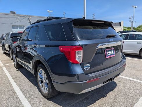 Used 2023 Ford Explorer XLT w/ Equipment Group 202A AWD/4WD image 4