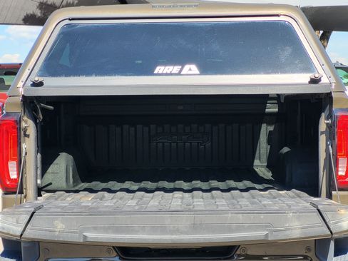 Used 2023 GMC Sierra 1500 AT4 w/ AT4 Premium Package AWD/4WD image 25