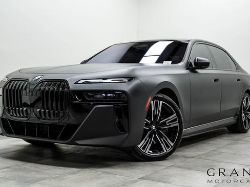 Used 2023 BMW i7 xDrive60 AWD/4WD image 1