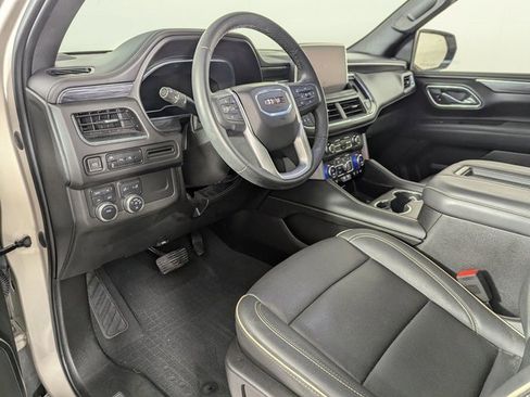 Used 2023 GMC Yukon SLT image 11