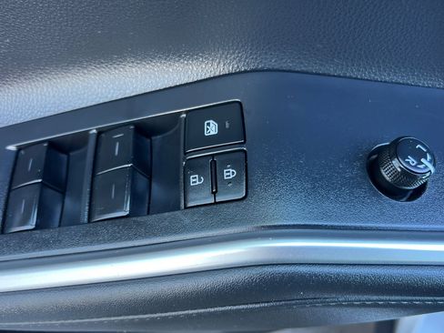 Certified 2022 Toyota Highlander XLE image 11