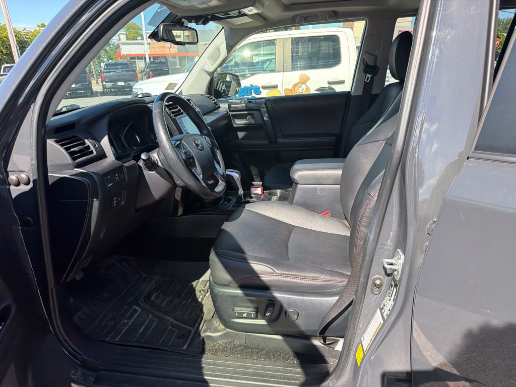 Used 2024 Toyota 4Runner TRD Off-Road Premium w/ Moonroof Package AWD/4WD image 3