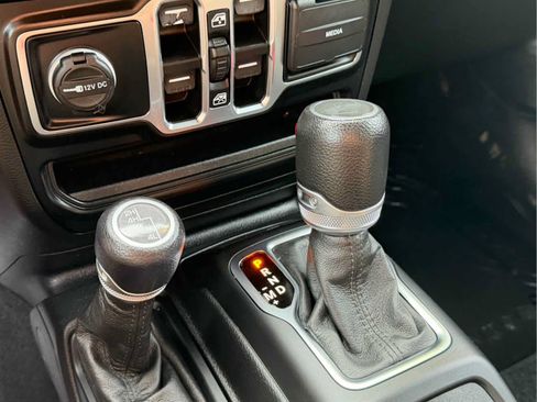 Used 2023 Jeep Wrangler Unlimited Sport AWD/4WD image 38