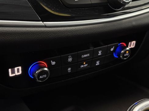 Used 2021 Buick Enclave Essence w/ LPO, Touring Package image 59