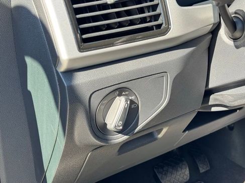 Used 2023 Volkswagen Atlas SE w/ Panoramic Sunroof Package image 38