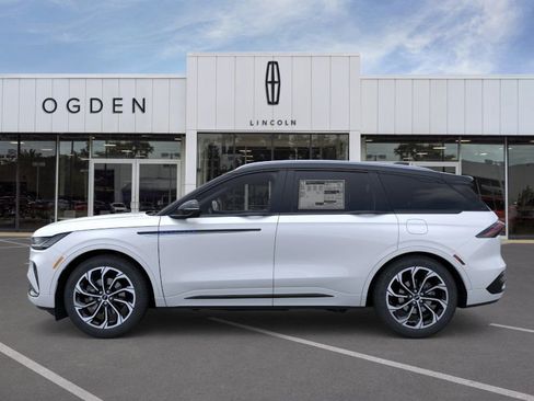 New 2026 Lincoln Nautilus Reserve image 3