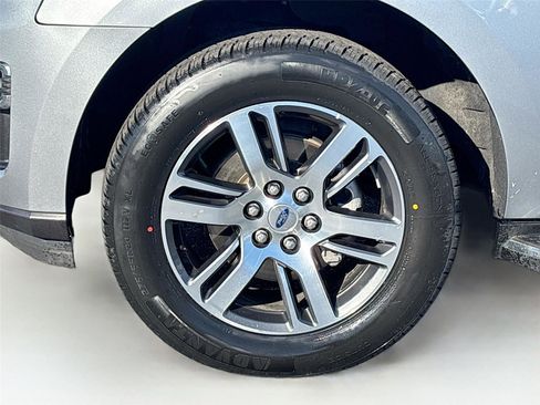 Used 2023 Ford Expedition Max Limited image 38