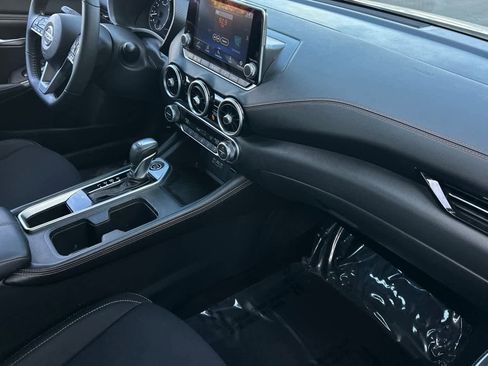 Used 2022 Nissan Sentra SR w/ Lighting Package image 17