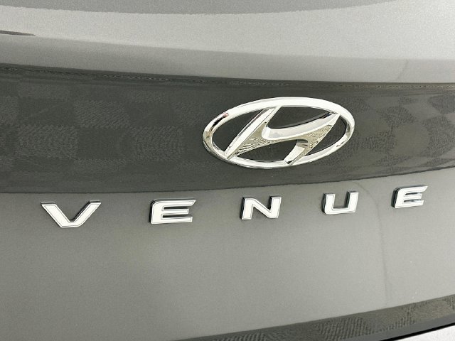 Used 2024 Hyundai Venue Limited FWD image 28