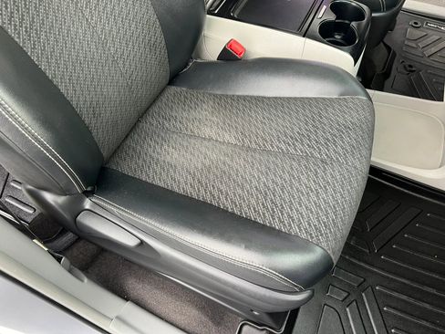 Used 2013 Toyota Sienna SE image 16