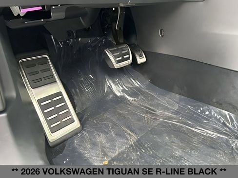 New 2026 Volkswagen Tiguan SE R-Line AWD/4WD image 22