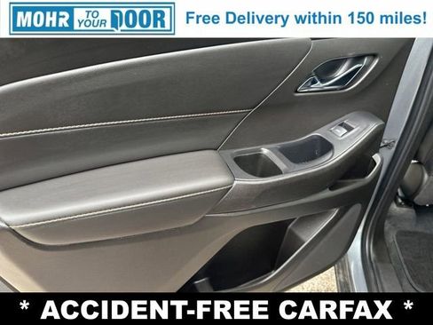 Used 2021 Chevrolet Traverse LT w/ LT Premium Package image 32