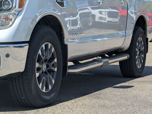 Used 2017 Nissan Titan SL w/ Off-Road Package AWD/4WD image 5