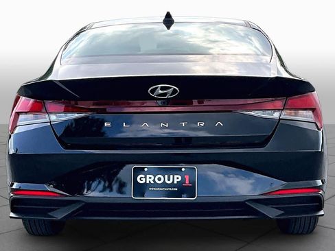 Used 2023 Hyundai Elantra SEL FWD image 5
