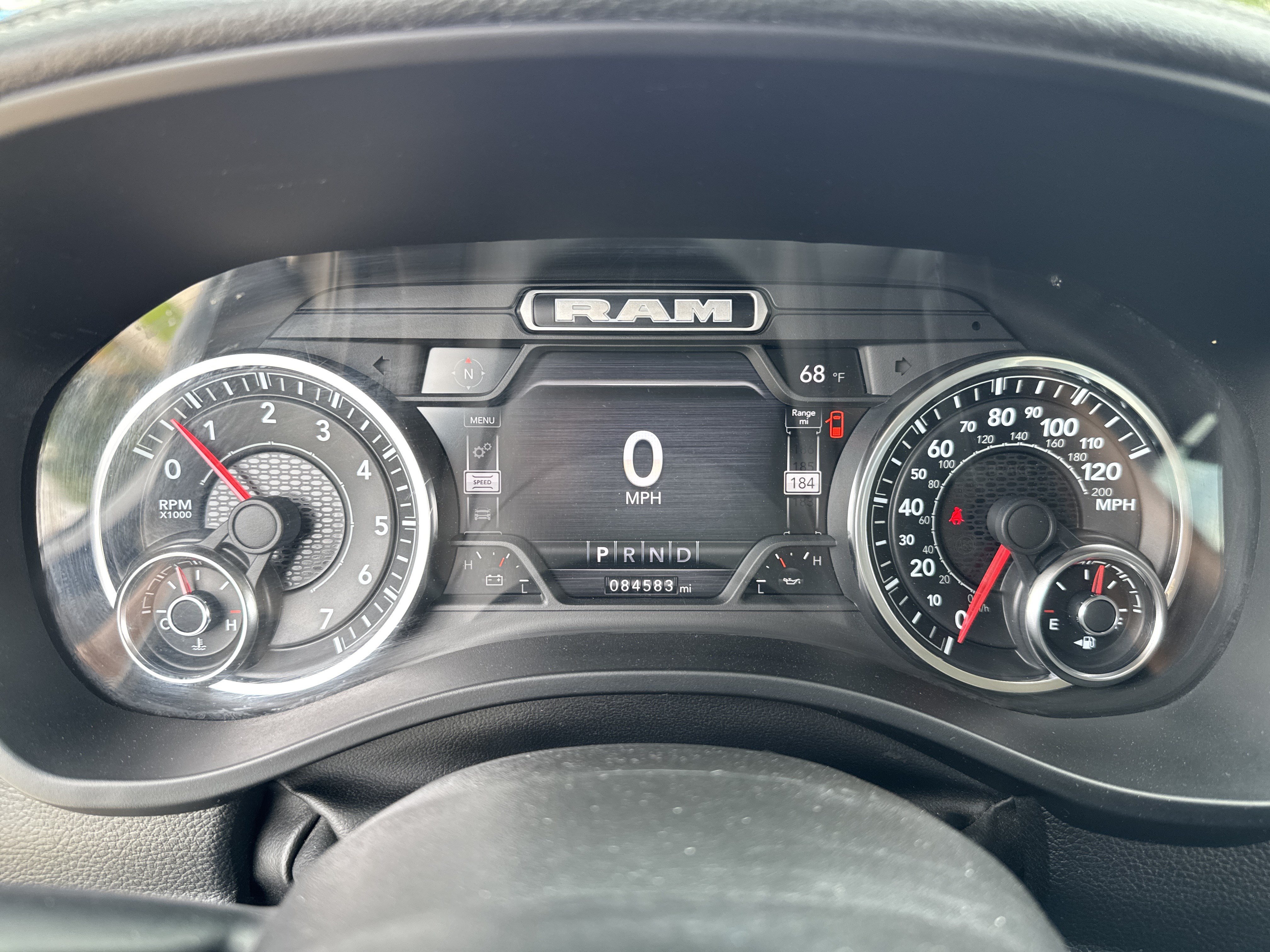 Used 2022 RAM 1500 Laramie AWD/4WD image 12