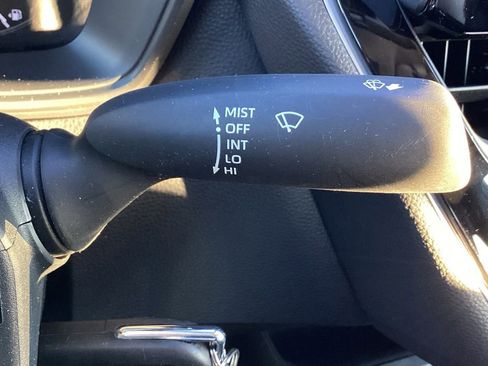 Used 2025 Toyota Corolla LE image 20