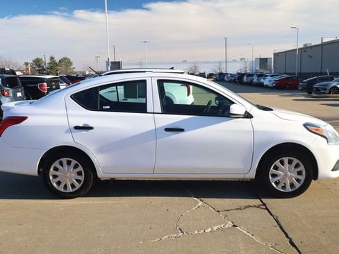Used 2019 Nissan Versa S Plus image 3