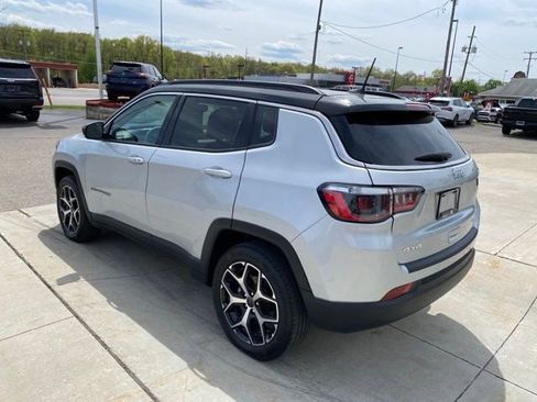 Used 2025 Jeep Compass Limited AWD/4WD image 6