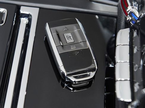 Certified 2024 Rolls-Royce Cullinan AWD/4WD image 18