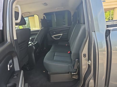 Used 2017 Nissan Titan SV AWD/4WD image 25