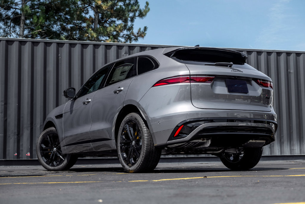 New 2026 Jaguar F-PACE R-Dynamic S AWD/4WD image 2