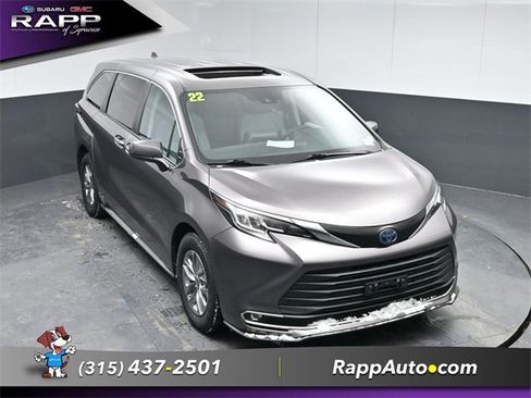 Used 2022 Toyota Sienna XLE image 23