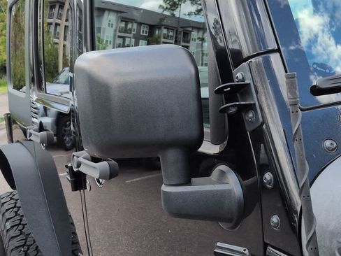 Used 2018 Jeep Wrangler Unlimited Sport S AWD/4WD image 12