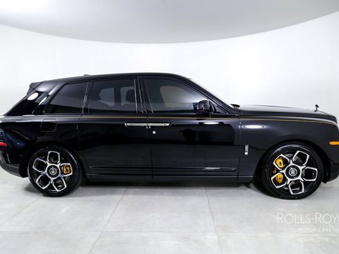 Certified 2024 Rolls-Royce Cullinan Black Badge w/ Dark Exterior Package AWD/4WD image 10