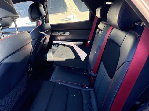 Used 2023 Genesis GV70 2.5T w/ Sport Prestige Package image 5