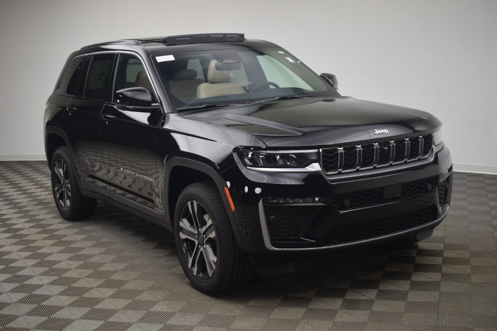 New 2027 Jeep Grand Cherokee Limited AWD/4WD image 3