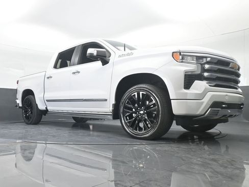 Used 2024 Chevrolet Silverado 1500 High Country w/ Technology Package image 86