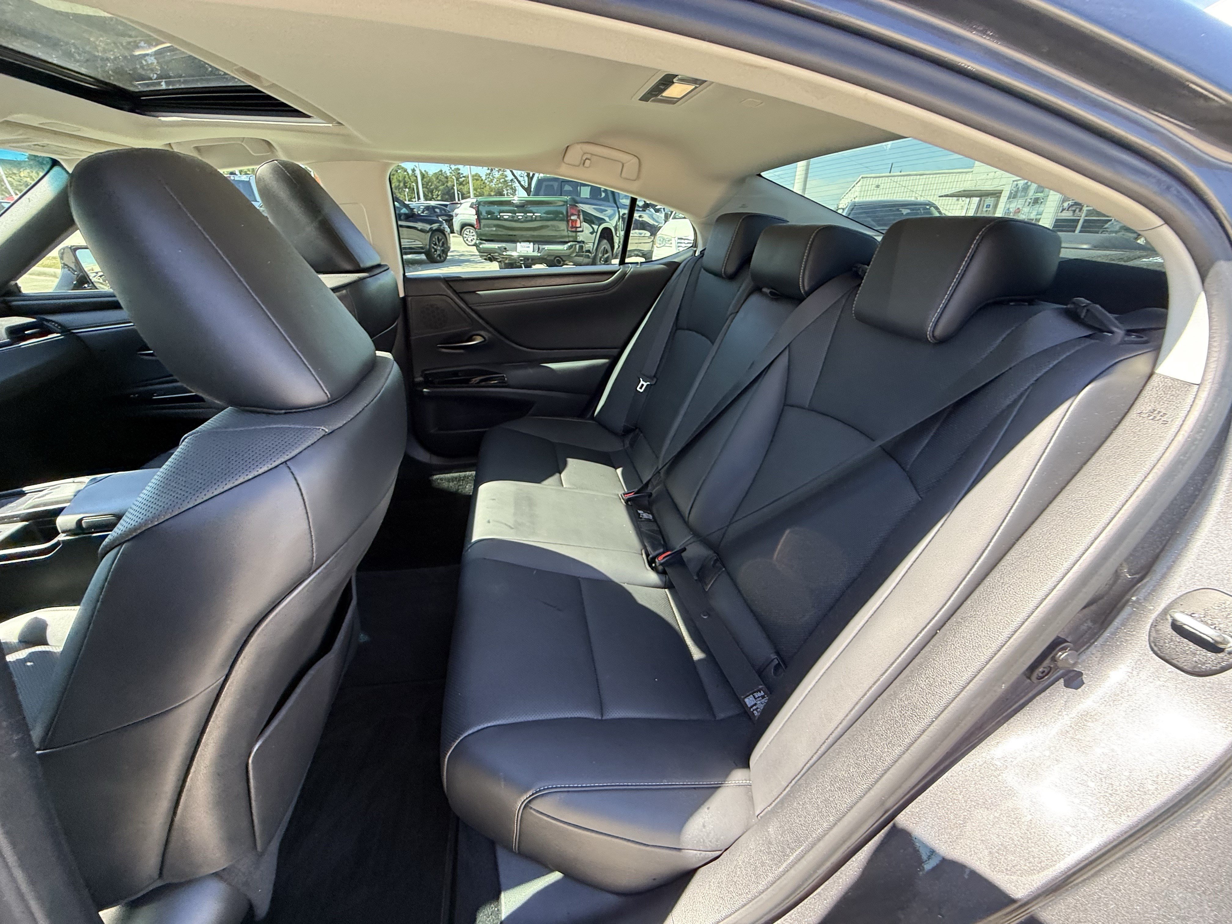 Used 2022 Lexus ES 350 w/ Premium Package FWD image 31
