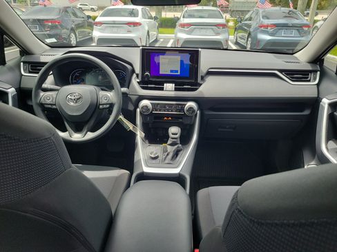 Used 2025 Toyota RAV4 LE AWD/4WD image 16