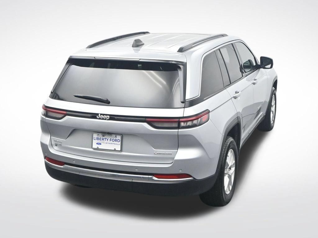 Used 2025 Jeep Grand Cherokee Laredo X AWD/4WD image 35