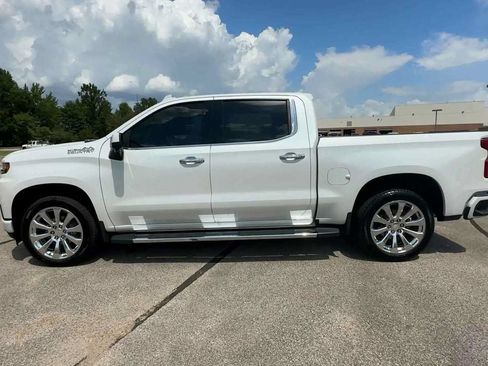 Used 2021 Chevrolet Silverado 1500 High Country w/ Technology Package AWD/4WD image 5