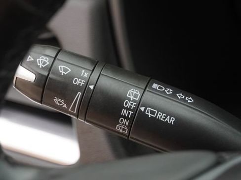 Used 2024 Chevrolet Suburban LT image 29