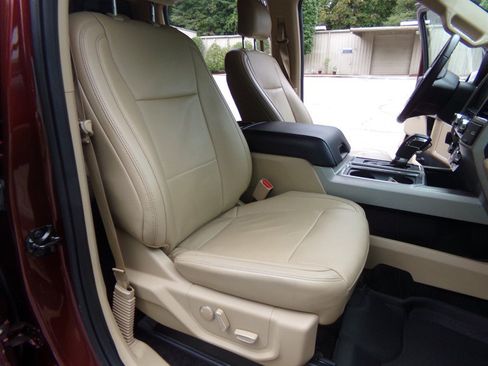 Used 2017 Ford F150 Lariat AWD/4WD image 28