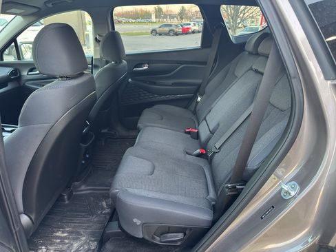 Used 2019 Hyundai Santa Fe SE image 9