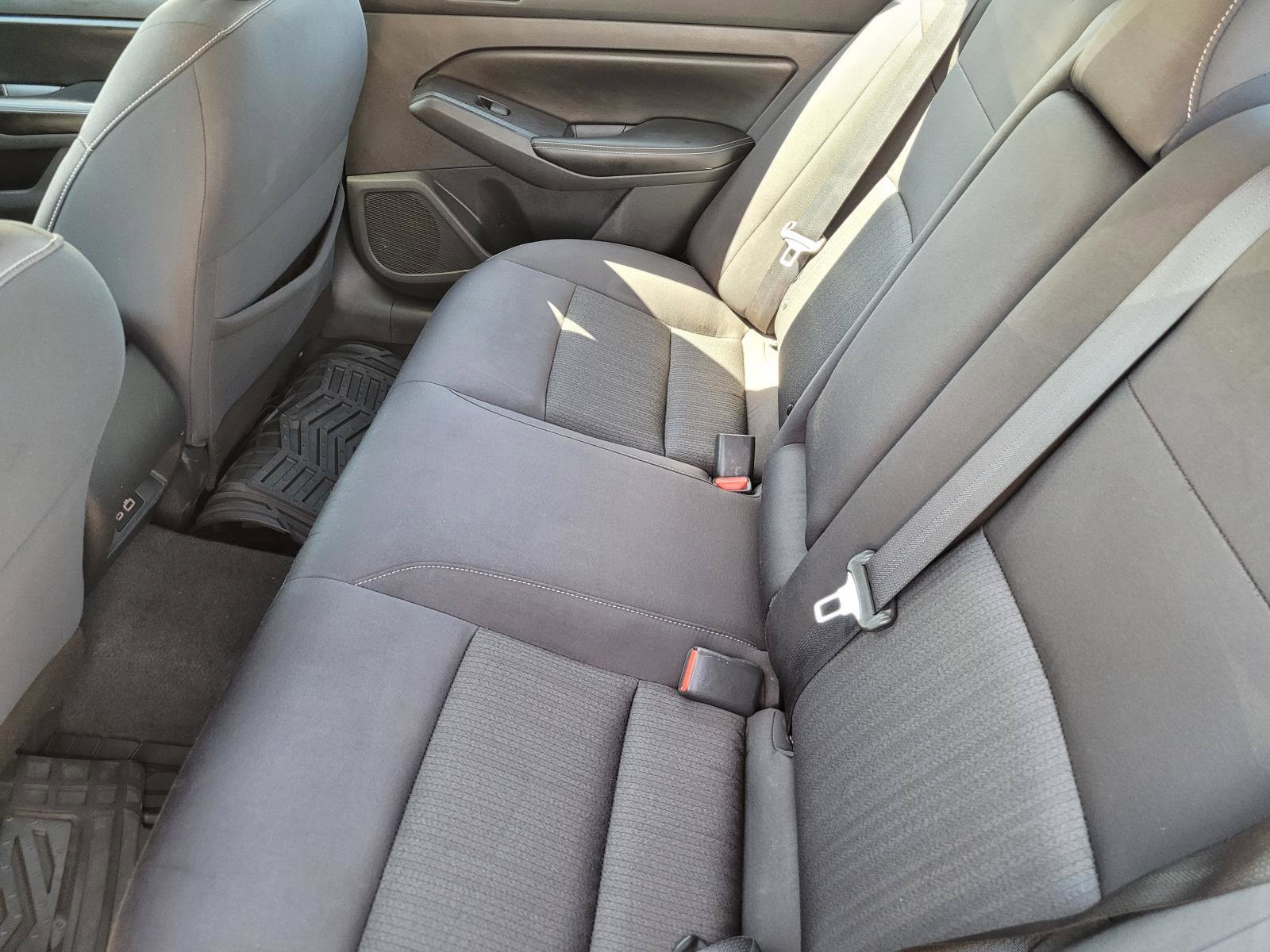 Used 2022 Nissan Altima 2.5 SV FWD image 14