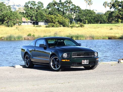 Used 2009 Ford Mustang GT Premium RWD image 3