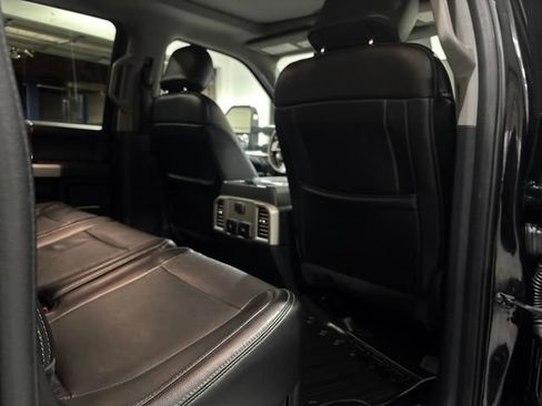 Used 2017 Ford F250 Lariat w/ Lariat Ultimate Package AWD/4WD image 34