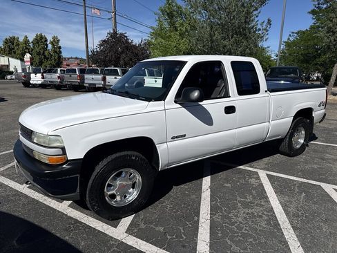 Used 2000 Chevrolet Silverado 1500 4x4 Extended Cab image 2