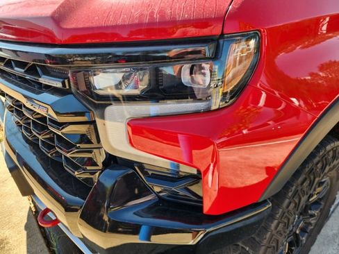 Used 2023 Chevrolet Silverado 1500 ZR2 w/ Technology Package AWD/4WD image 6