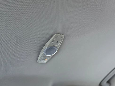 Used 2016 Ford Focus SE w/ SE Cold Weather Package image 36