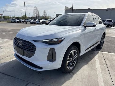 New 2025 Audi Q5 Premium image 3