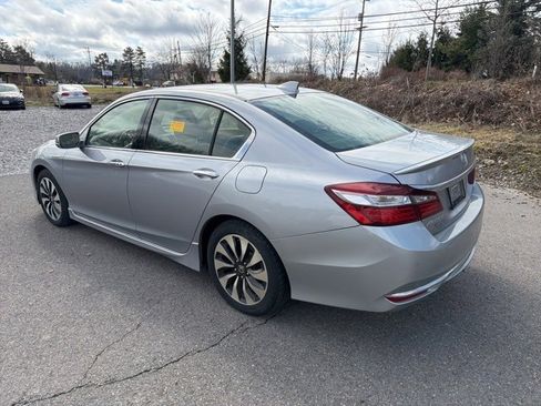 Used 2017 Honda Accord Touring image 13