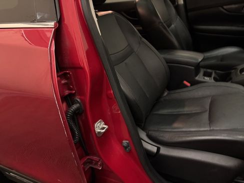 Used 2013 Nissan Rogue SV w/ Premium Pkg image 23