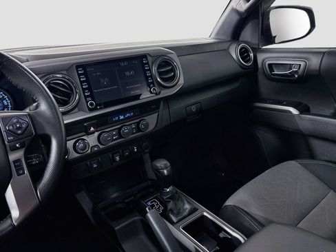 Used 2021 Toyota Tacoma TRD Sport AWD/4WD image 22